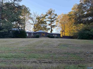 136 Blowing Springs Rd, Hartselle, AL 35640