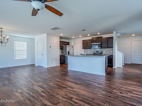 5th image of 836 Old Towne Loop Dr
