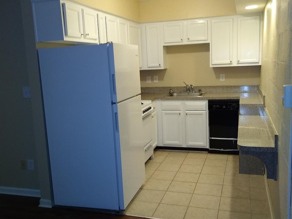 2nd image of 347 S Upper St APT 18