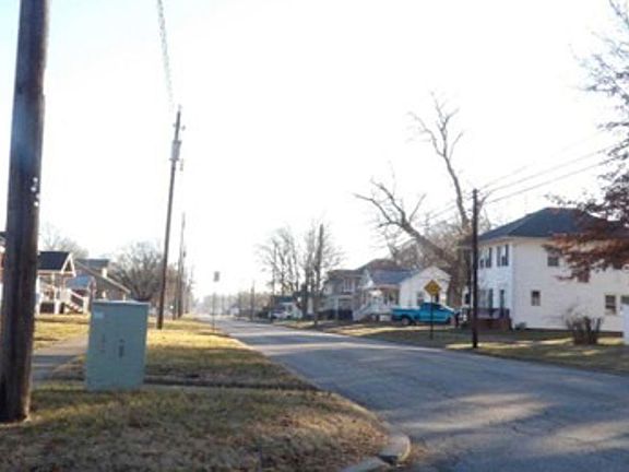 Exterior Neighborhood (street photo)