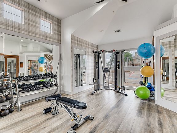 2nd image of 1901 NE Green Oaks Blvd #633