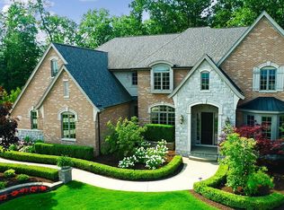 3133 Emeraude Trl, Rochester, MI 48306