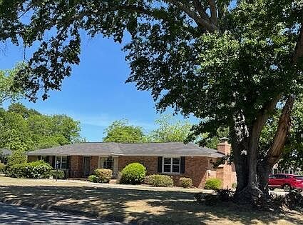 1st image of 218 Stephens Road