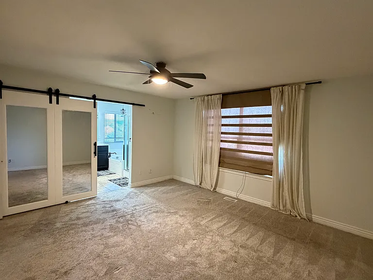 2769 W Shady Hollow Ln — Photo 14