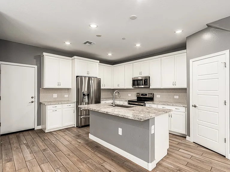 1849 E Chelsea Ln #101 — Photo 1
