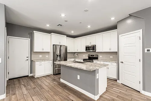 1849 E Chelsea Ln #101 Photo 1
