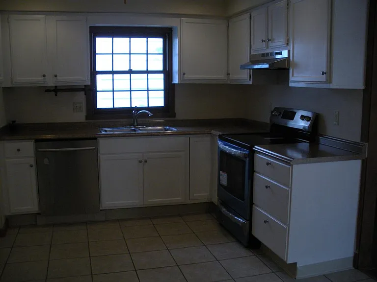 27901 Knickerbocker Rd — Photo 3