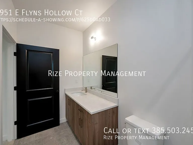1951 E Flyns Hollow Ct — Photo 12