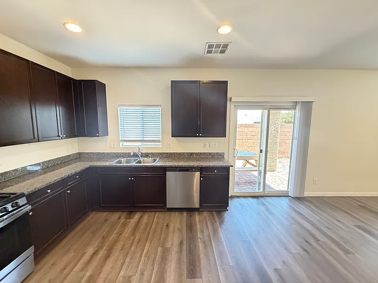 6070 Forest Archer Pl — Photo 10