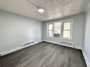 1495 Gladstone Ave #202, Windsor, ON N8X 2P9