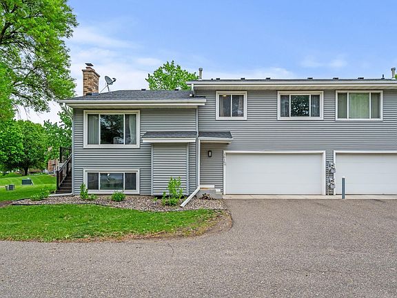 3rd image of 16197 Flagstaff Ct S