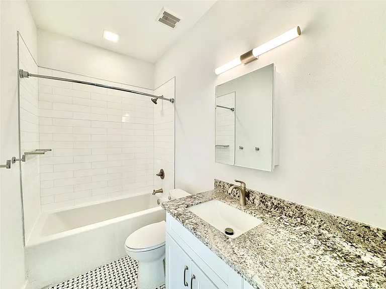 2102 Mechanic St #305 — Photo 13