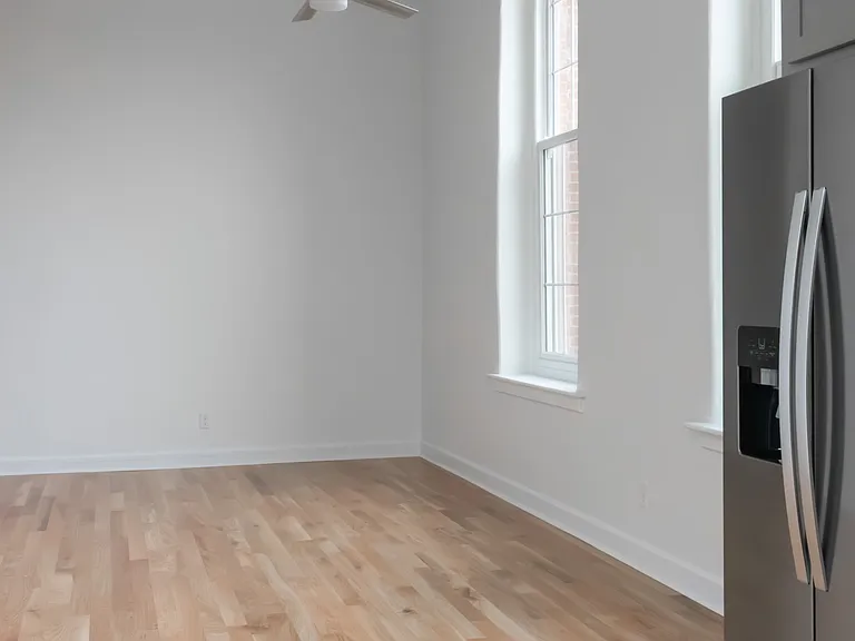 747 S 5th St #21 — Photo 13