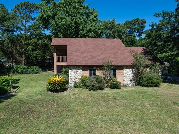 2nd image of 3026 Moore Dr