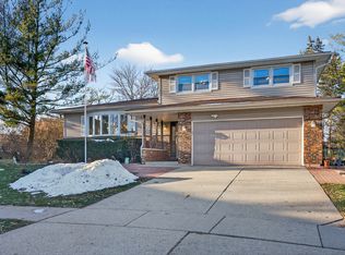 1790 Devonshire Ct, Elgin, IL 60123