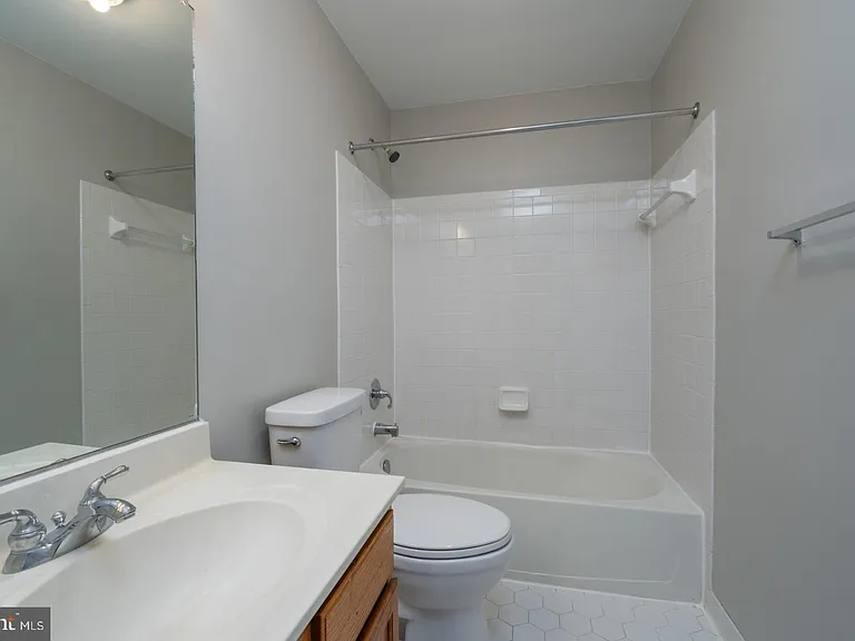 20821 Shamrock Glen Cir #804 — Photo 30