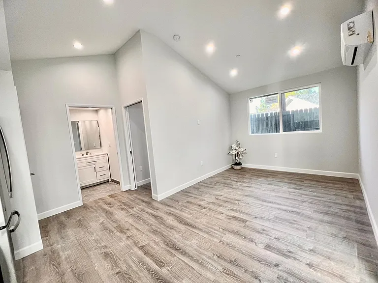 10801 Terecita Rd — Photo 9