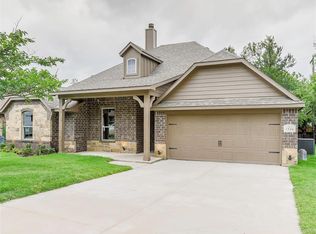 1516 Timberline Dr, Benbrook, TX 76126