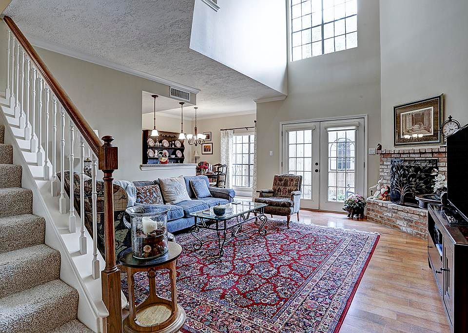 1st image of 1911 Bering Dr APT 13