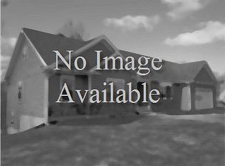 20 Pequot Point Rd, Westfield, MA 01085