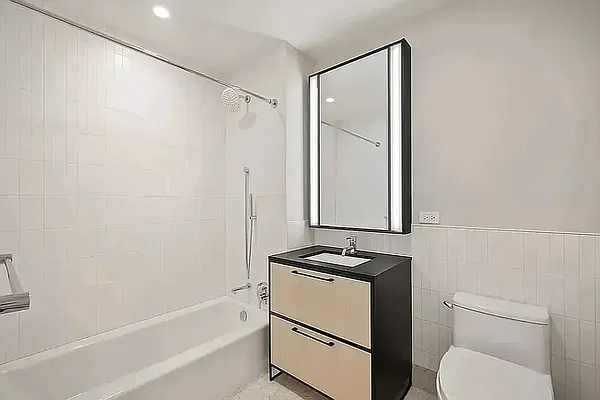 Bathroom, photo 2