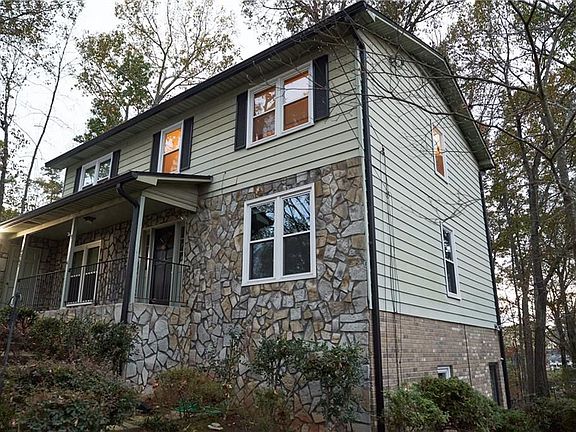 2nd image of 4065 Sussex Pl