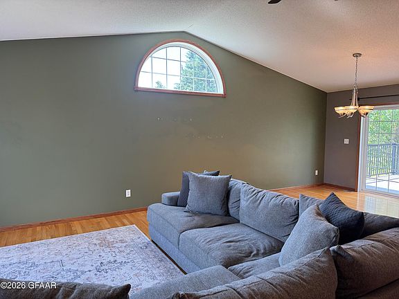 5th image of 109 Whitetail Ct SE
