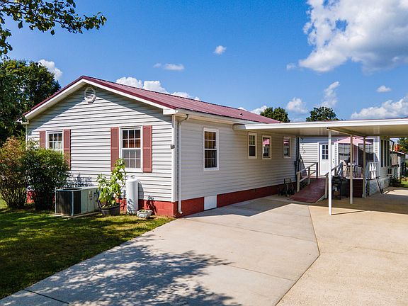 4th image of 2811 Rebecca Dr SE