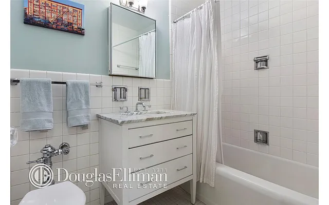 Sold by Douglas Elliman | media 20