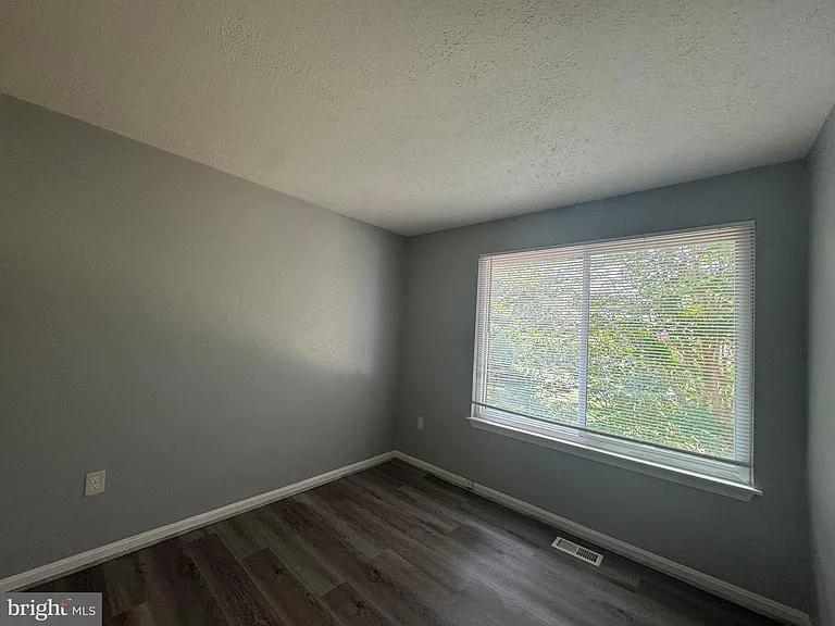 7233 Mill Creek Ct — Photo 28