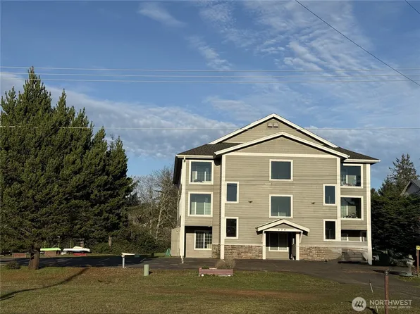 978 Point Brown Avenue SE #3, Ocean Shores, WA 98569
