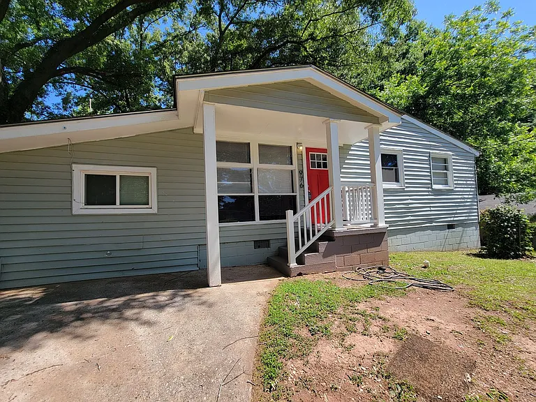 976 McKay Dr SE — Photo 5