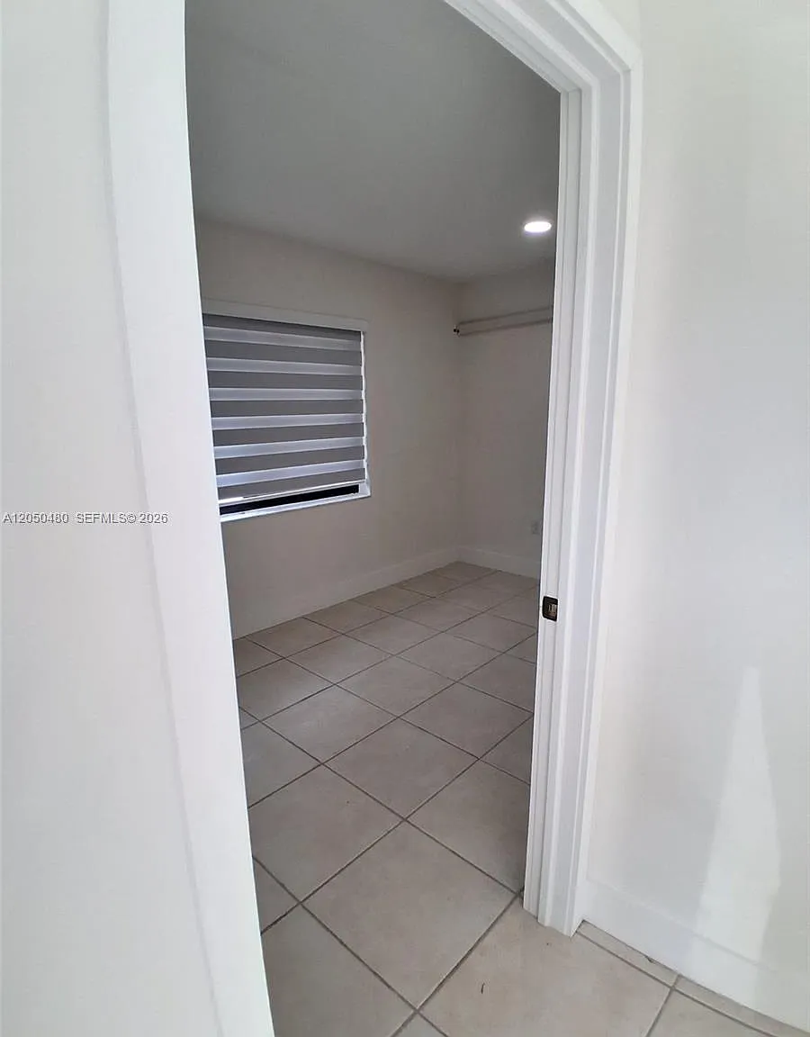 Tamiami Lakes Sec 4 — Photo 4