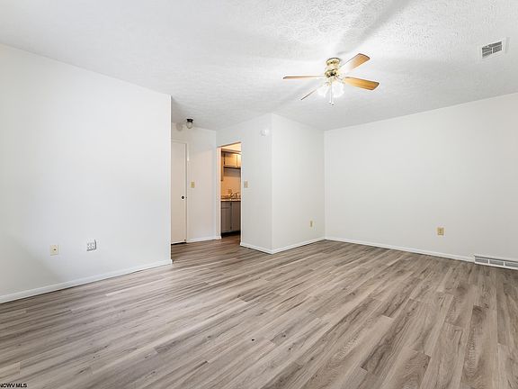 4th image of 887 Tremont St