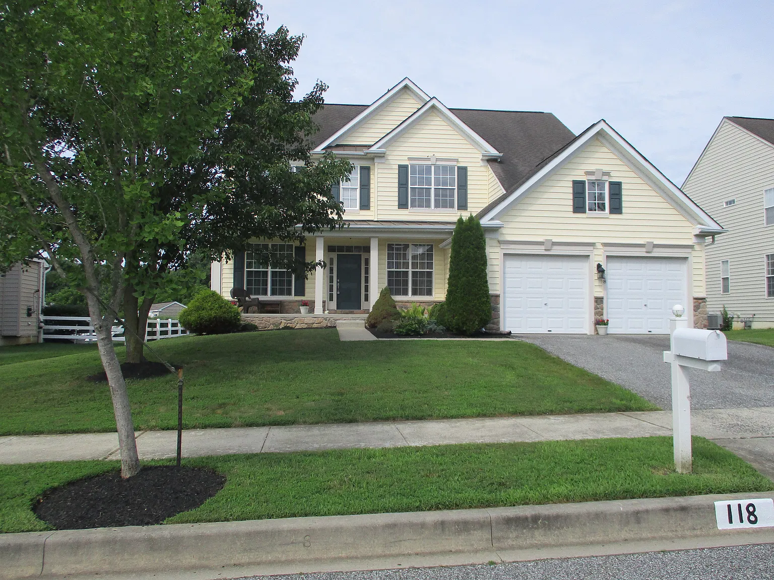 4 bed, 2.5 bath, 3076 sqft, $3,600 — Photo 2
