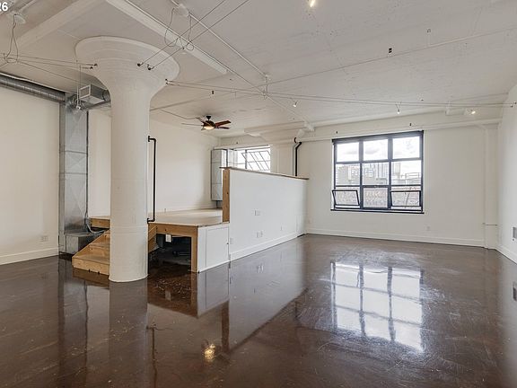 3rd image of 1314 NW Irving St APT 605