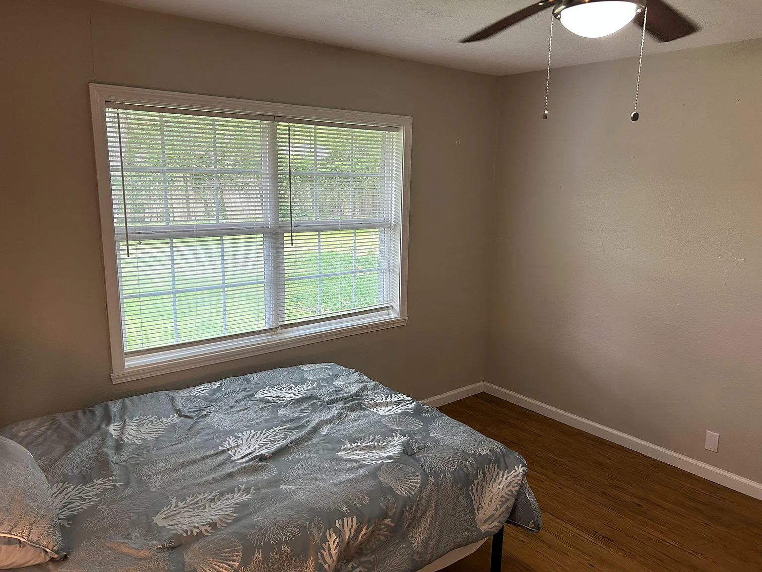 4 bed, 2.0 bath, 1915 sqft, $776 — Photo 1