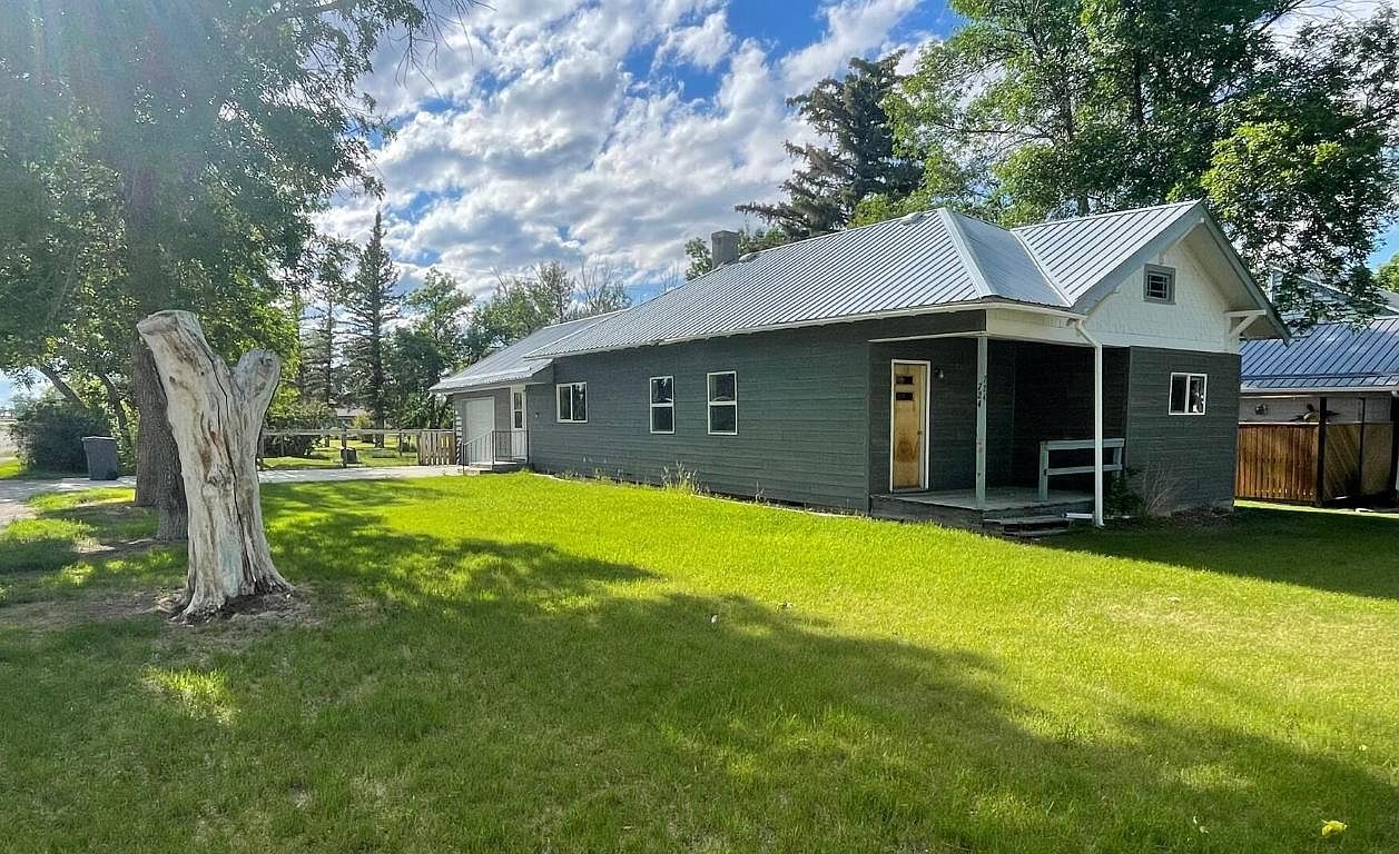 724 Montana St, Valier, MT 59486 Zillow