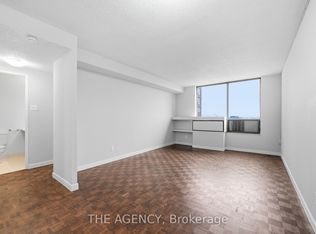 2350 Dundas St W #2004A, Toronto, ON M6P 4B1