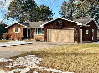 1502 Indian Hill Rd, Worthington, MN 56187