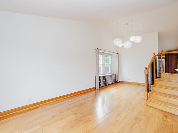 5th image of 33 Fillmore Ln
