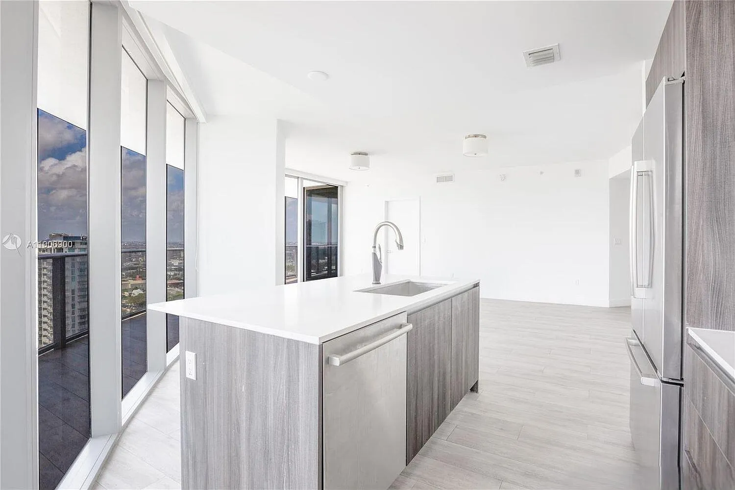 2 bed, 2.5 bath, 1171 sqft, $5,700 — Photo 3