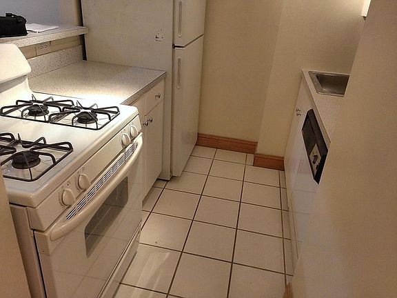 5th image of 53 E 32nd St