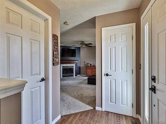 5th image of 576 Blue Spruce Pl