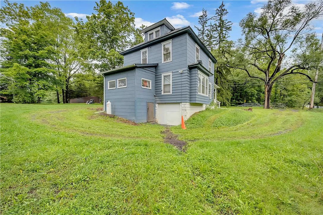 3 bed, 1.5 bath, 1400 sqft, $1,950 — Photo 4