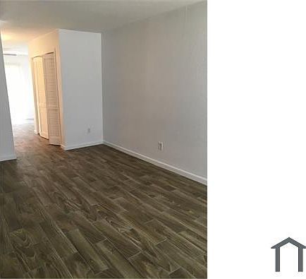 5th image of 5625 Antoine Dr #1111