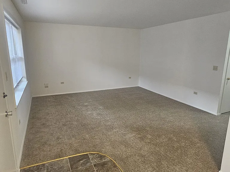 417 W Jefferson St #W2 — Photo 2
