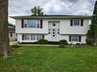 182 1/2 8th Ave, Marion, IA 52302