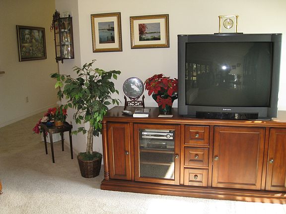 5th image of 2704 Janwood Ave