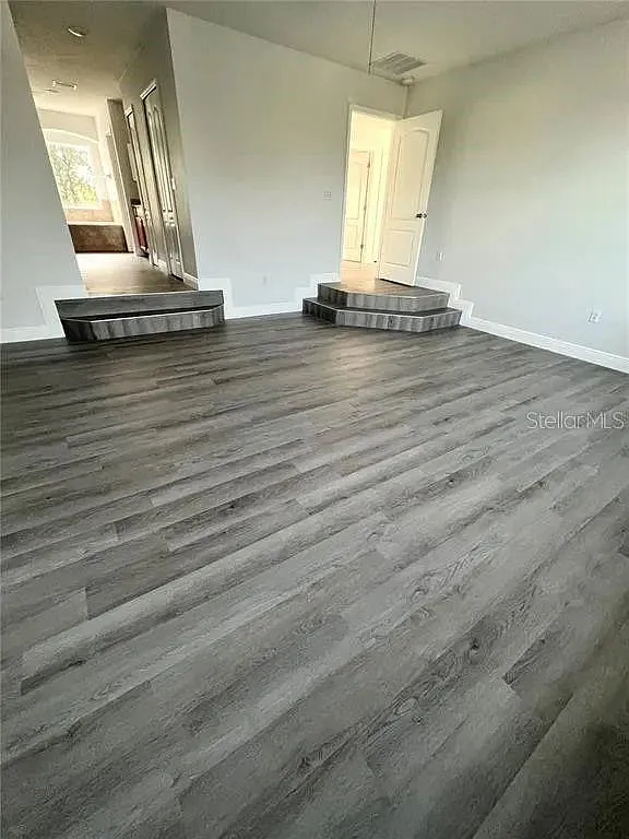 4 bed, 2.5 bath, 2529 sqft, $3,100 — Photo 4